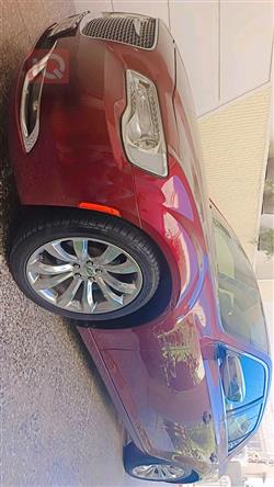 کرایسلەر 300